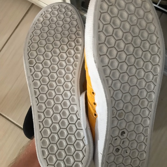 Adidas 3mc shoes siZe 9 - Picture 3 of 3